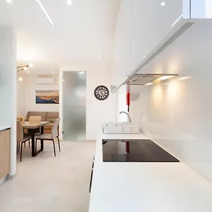 Appartement Fl56 - New 3storey House - Private Entrance & Roof, Il-Furjana